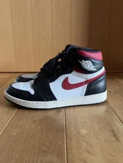 k*様 Nike Air Jordan 1 Retro High Gym Redのサムネイル