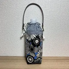 ハンドメイド　大きなお花柄（ブルー系）のペットボトルカバー　保温保冷