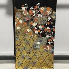 D648黒留袖　宝尽くし　金駒刺繍　落款　正絹着物　袷　しつけ糸付き未使用極美品