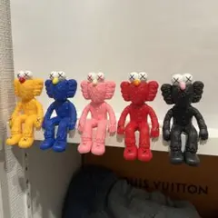 KAWS フィギュア 3体セット箱無し Yahoo!オークション - kawsフィギュア首振り3体セット