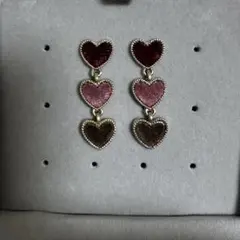 ハート　ベロア　ピアス　3連ハート