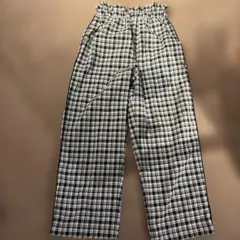 ナルミヤ　チェック柄　パンツ　ポンポネット　140cサイズのサムネイル