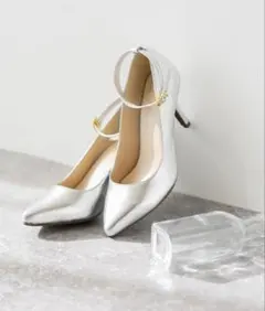 menue ポインテッドトゥ 美脚魅せ 8cmヒールパンプス シルバー