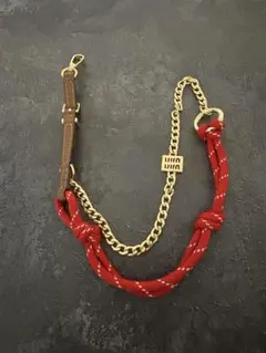 miumiu レザー、コード、メタルのトリックキーリング ストラップ