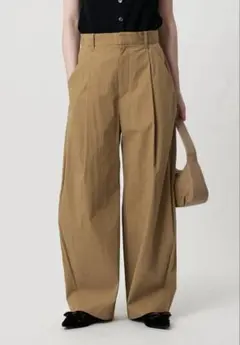 【最終価格】BEAUTY&YOUTH タックカーブパンツ