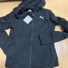 新品　タグ付　PUMA ブラック 裏起毛　フード付きパーカー Mサイズ　小さめ