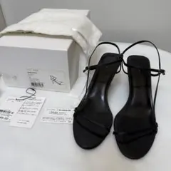 ザロウ THE ROW サンダル BARE SANDAL ネイビー 38のサムネイル