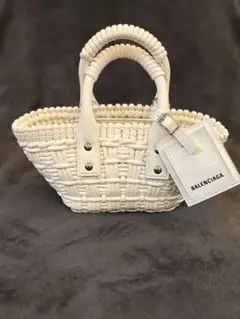 BALENCIAGA ホワイト かごバッグ BALENCIAGA ホワイト かごバッグ