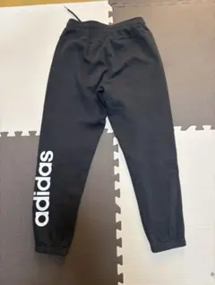 adidas ブラック スウェット