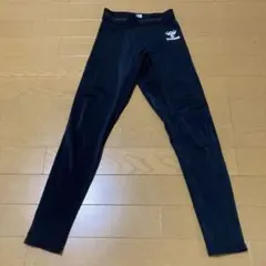 インナータイツ 黒 右膝に穴あり　150 hummel