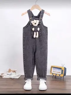 クマのぬいぐるみ付きデニムオーバーオール