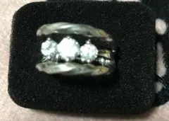 シルバー 3石付きウェーブデザインジルコニアスイングリング