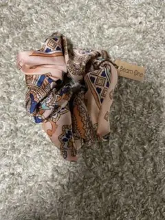 ピンク　シュシュ