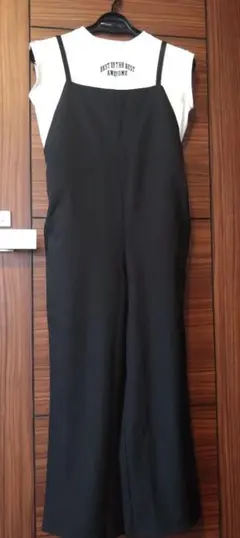 Love toxic ブラックサロペット＆ノースリーブのセット*