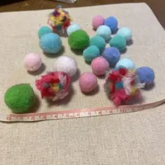 31. フェルトボール 20個以上