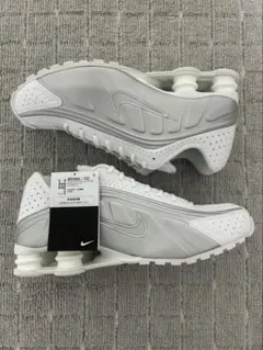 Nike Shox R4ホワイト