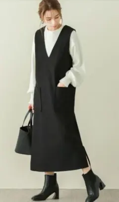 タグ付き新品　Vネックジャンパースカート　ブラック　Mサイズ