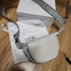 LOEWE ミルクホワイトホーボーバッグ ロゴチェーン ロエベ - メルカリ