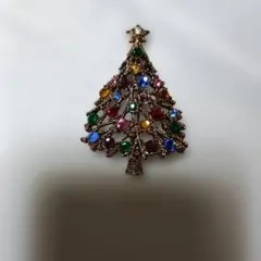 クリスマスツリー型ブローチ