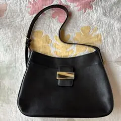 marie claireブラックレザーショルダーバッグ