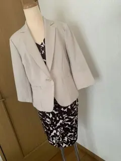 スーツ　3点セット　ストレッチ　セットアップ　トップス　スカート　ベージュ系