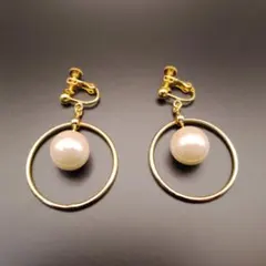 ゴールドフープパールイヤリング