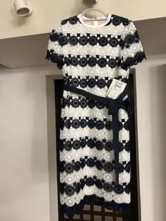 新品未使用タグ付き⭐︎ミラショーン レースワンピース裏地付き　42サイズ