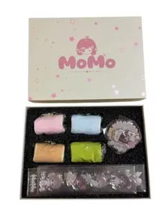 1つ1700円】MoMo ミニロールケーキ スクイーズ - メルカリ