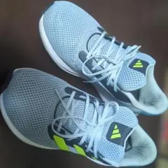 アディダス　ランニングシューズ