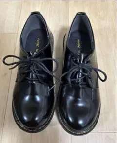 エナメル 革靴