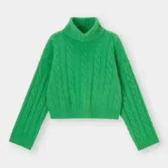 GU パフィータッチクロップドタートルネックセーター グリーン