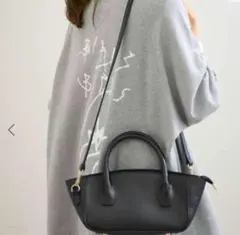 極美品】AULENTTI レザーショルダーバッグ インナーポーチ付き - メルカリ
