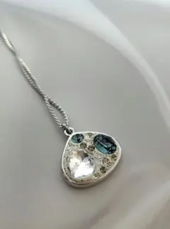 スワロフスキー　貝殻　ペンダント　ネックレス