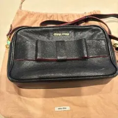miu miu 黒 レザー バッグ リボン付き