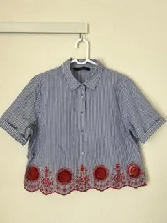 【美品】【ZARA】ストライプ刺繍半袖クロップドシャツ