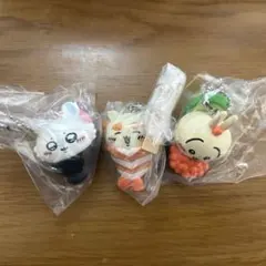 ちいかわ寿司　フィギュアキーホルダー　うさぎ モモンガ　シーサー