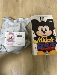 【国内正規品】デイジー　popmartポップマート Mickey Family