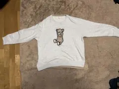 クマプリント グレー スウェットシャツ