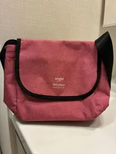 anello アネロ フラップ ショルダーバッグ カラビナ付き ピンク