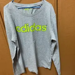 adidas ロングＴシャツ　サイズ　Ｍのサムネイル