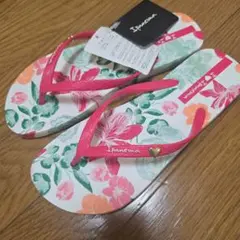 Ipanema ビーチサンダル 花柄 ピンク 24cm　タグ付きのサムネイル
