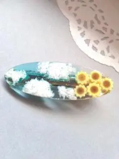 ひまわり畑と夏の雲のレジンヘアクリップ　ハンドメイド　雲レジン　おしゃれ　アクセ