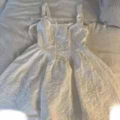 刺繍入りホワイトノースリーブワンピース