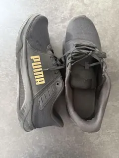 PUMA スニーカー ブラック ゴールド メンズ　29㎝
