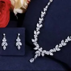 ジルコニア2点セット ピアス・ネックレス シルバー　ウエディングアクセサリー