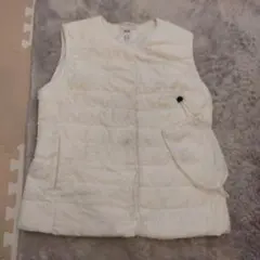 ユニクロ　ウルトラライトダウンベスト　白