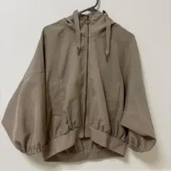 w closet フード付きベージュジャケットのサムネイル