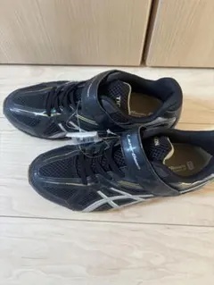 未使用　アシックス　レーザービーム　23.5