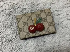 Gucci GGパターン チェリー 二つ折り財布