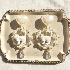 ⚠️先にコメントお願いします⚠️白猫とビーズリースのピアス　イヤリング